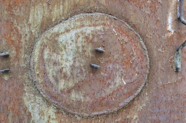 eski metal bir yüzeye