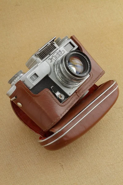 Ancien modèle de caméra russe — Photo