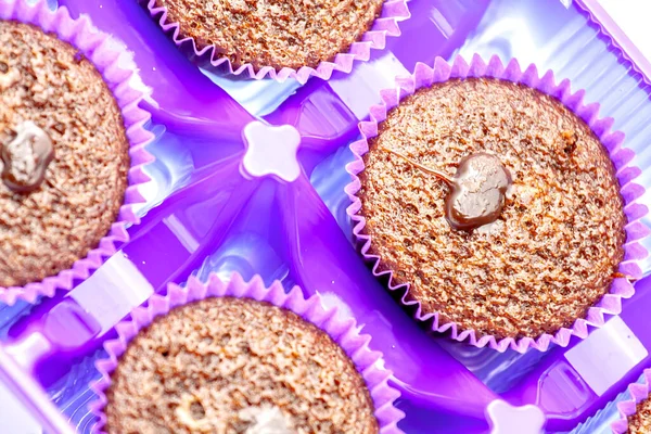 Muffins Chocolat Dans Panier Papier Violet Mise Point Sélective Avec — Photo