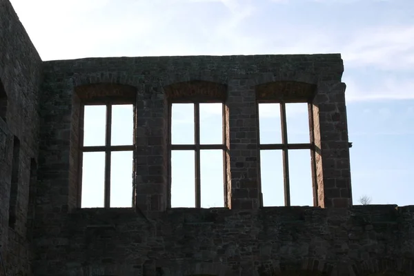 Huis Muur Met Drie Vensters Het Terug Licht — Stockfoto