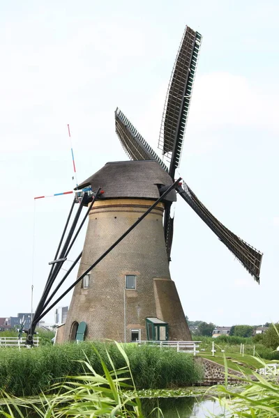 Hermoso Viejo Histórico Molino Viento Con Cuatro Alas —  Fotos de Stock