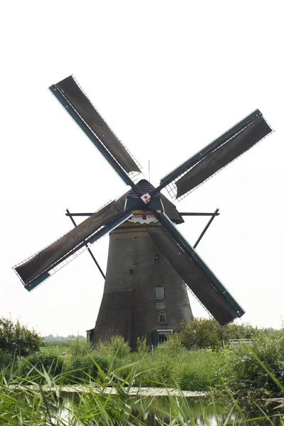Eine Schöne Alte Historische Windmühle Mit Vier Flügeln — Stockfoto