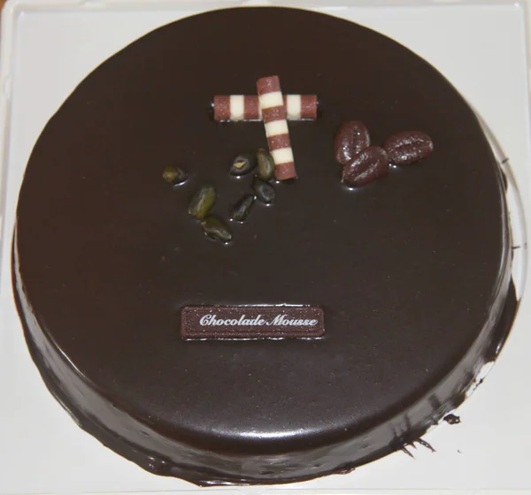 Ein Runder Schokoladenkuchen Mit Verzierungen Von Oben Gesehen — Stockfoto