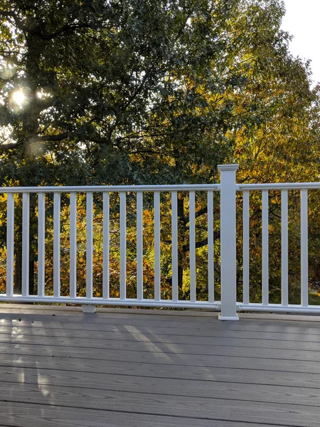 White Wooden Fence Green Garden Trees Background — Stock Photo, Image