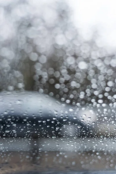 Närbild Fönsterglas Med Vattendroppar Regnigt Väder Stockbild