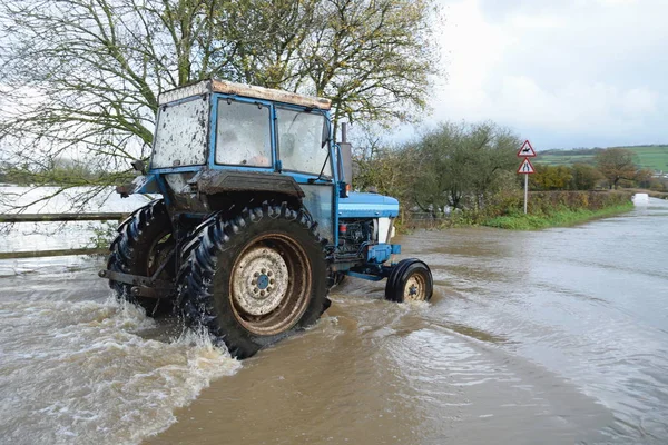 Doğu Devon'da sular altında yol
