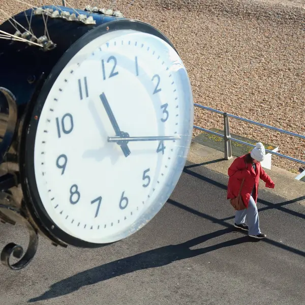 Hodiny Městě Lyme Regis Jurské Pobřeží Dorset — Stock fotografie