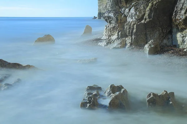 Olas Borrosas Cerca Del Pueblo Beer Devon Costa Jurásica Patrimonio — Foto de Stock