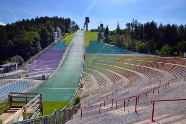 INNSBRUCK, AUSTIRA - 1 Ağustos 2019 'da Avusturya' nın Innsbruck kentindeki Bergisel kayak atlama stadyumu