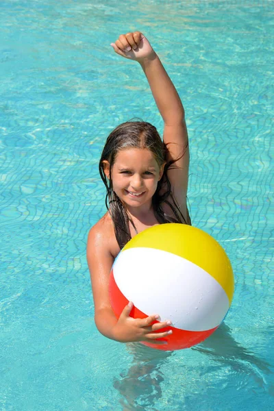 Véritable Adorable Fille Relaxante Dans Piscine Concept Vacances Été — Photo