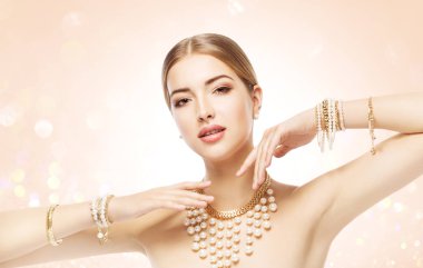 Kadın takı, güzellik moda Model mücevherler, poz genç kız makyaj portre
