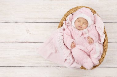 Bebek yeni doğan çocuk uyku, pembe, yeni doğan çocuk uykuda uyumak.