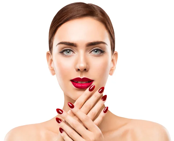 Kobieta piękna twarz usta i paznokcie, lakier do paznokci czerwona szminka, piękna dziewczyna — Zdjęcie stockowe