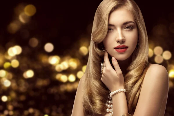Vrouw schoonheid portret, elegante Fashion Model kapsel en make-up, mooi meisje — Stockfoto