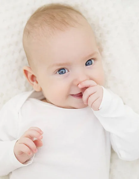 Baby porträtt, glad spädbarn Kid, vackra leende barn pojke — Stockfoto