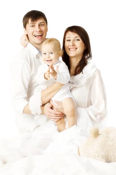 Retrato de família, Mãe Pai e Bebê, Pais felizes com filho menor, Fundo branco — Fotografia de Stock