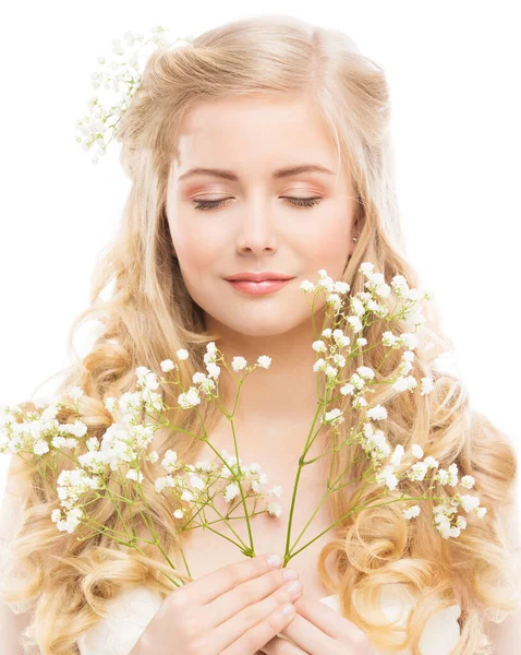 Πορτρέτο Ομορφιάς Γυναίκας Λευκά Λουλούδια Νεανικό Μοντέλο Περιποίησης Μαλλιών Χαρούμενο — Φωτογραφία Αρχείου