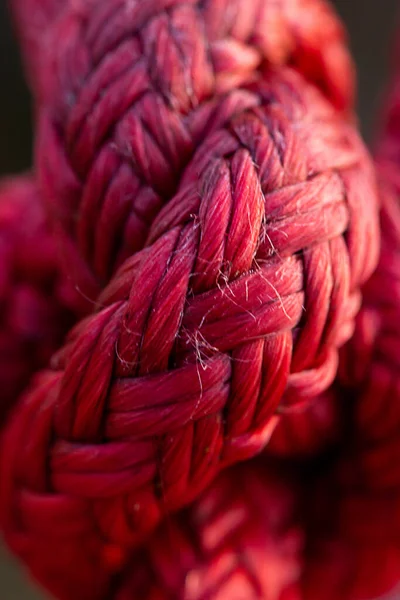 Cordão Náutico Grosso Vermelho Amarrado — Fotografia de Stock