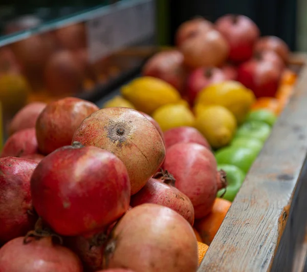 Surtido Frutas Puesto Mercado — Foto de Stock