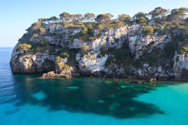Cala Macarella 'nın güzel manzarası - Minorca (Balear Adaları) 