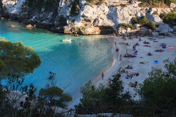 Cala Macarella 'nın güzel manzarası - Minorca (Balear Adaları) 