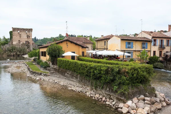 Valeggio Konsolosu Mincio 'nun Hamlet manzarası