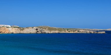 Deniz kıyısının güzel manzarası