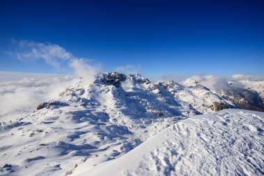 Piazzo - Orobie Alps tepesinden kış panorama