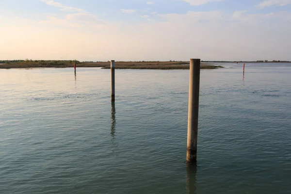 Gün batımında Bibione Gölü