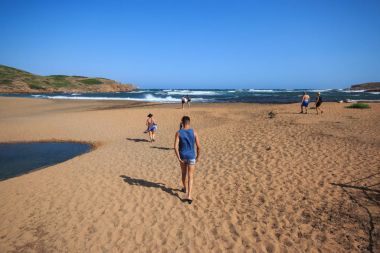sentiero verso Cala Pregonda - isola di Minorca (Baleari)