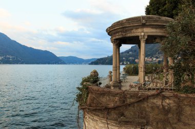 Como Gölü manzarası