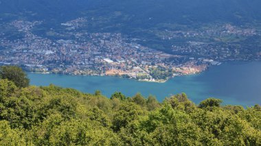 Como Gölü 'nün Lecco şubesinin güzel manzarası.