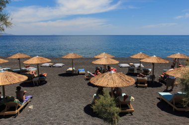 Kamari beach - Ege Denizi'ndeki Santorini Adası