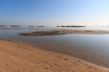 Deniz kıyısının güzel manzarası