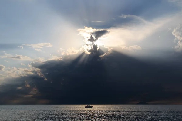 Prachtige Zonsondergang Boven Zee — Stockfoto