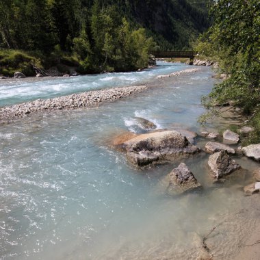 Doire de Ferret, torrente bolluente della Dora Baltea, in val Ferret (Valle Aosta)