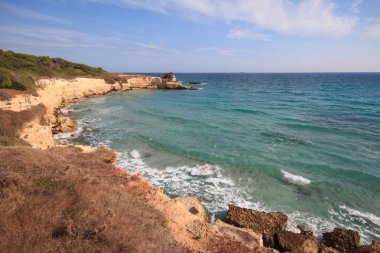 Torre Sant 'Andrea' daki uçurum Salento, Puglia