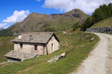 Palasinaz göller Ayas Vadisi - Valle d'Aosta yolu