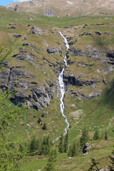 Potok Palasinaz Brusson Dolinę Ayas — Zdjęcie stockowe