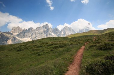 Segantini kulübe (Dolomites yolu)
