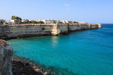 Torre dell 'Orso' daki uçurum Salento, Puglia