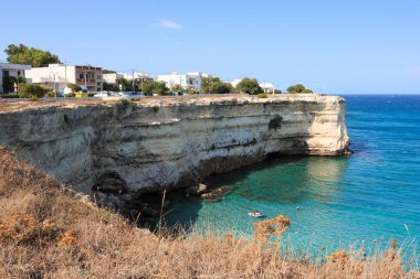 Torre dell 'Orso' daki uçurum Salento, Puglia