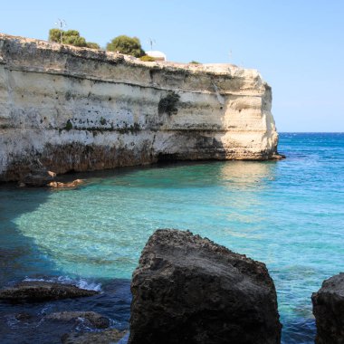 Torre dell 'Orso' daki uçurum Salento, Puglia