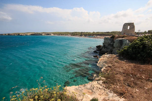 Torre dell 'Orso' daki uçurum Salento, Puglia