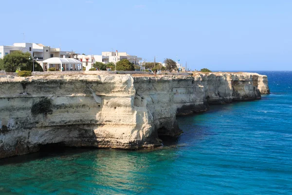 Cliff Torre Dell Orso Salento Puglia — стоковое фото