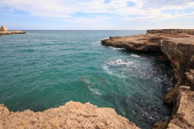 Torre dell 'Orso' daki uçurum Salento, Puglia