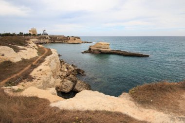 Torre dell 'Orso' daki uçurum Salento, Puglia
