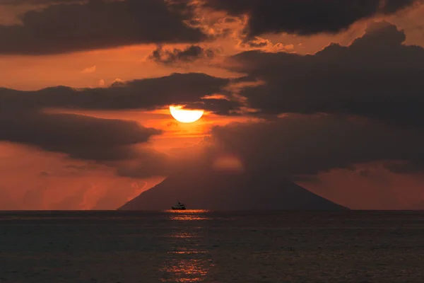 Stromboli Volcano Capo Vaticano — Stock Photo, Image