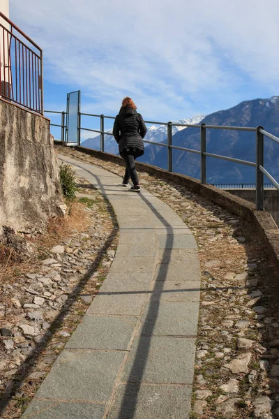 Ścieżka Greenway Jezioro Como Colonno — Zdjęcie stockowe