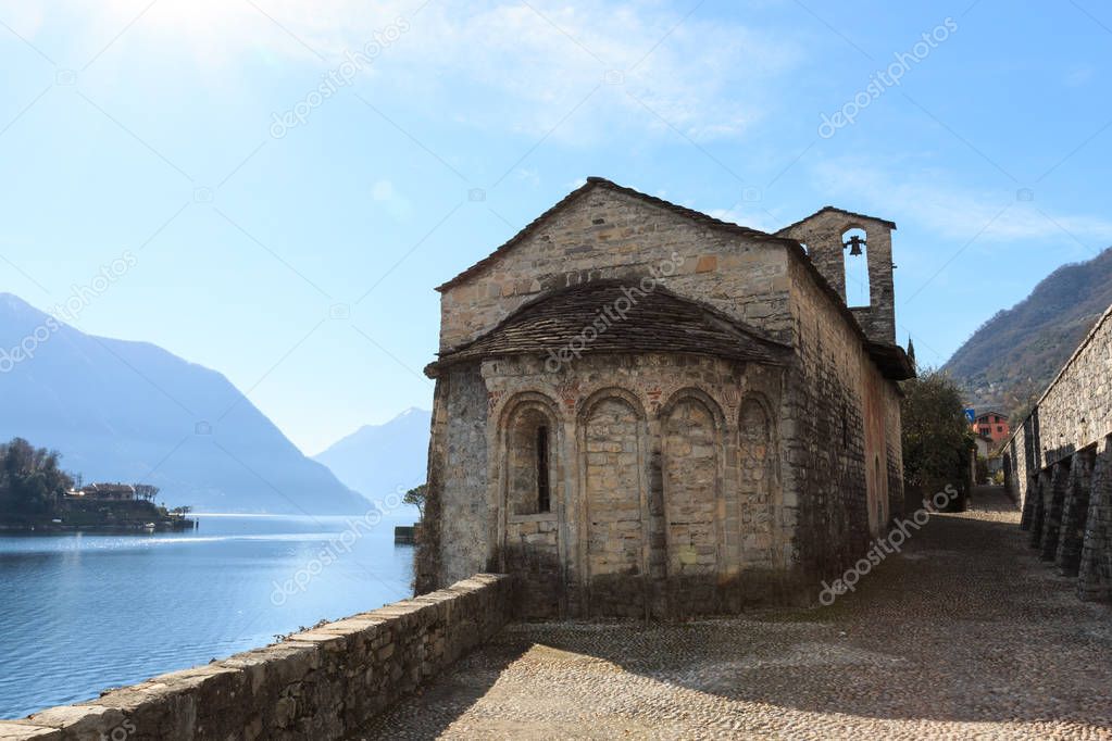 La iglesia típica de (siglo XI). Sala Comacina. Lago de Como